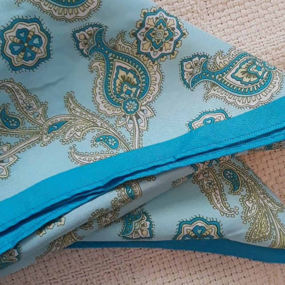 Silk scarf - Picture 8 of 8
